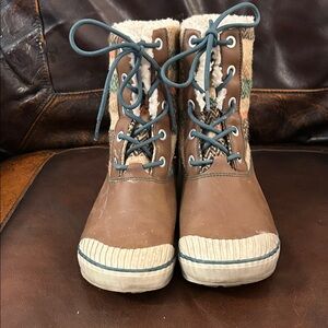 Keen White Rugged Sole Boots